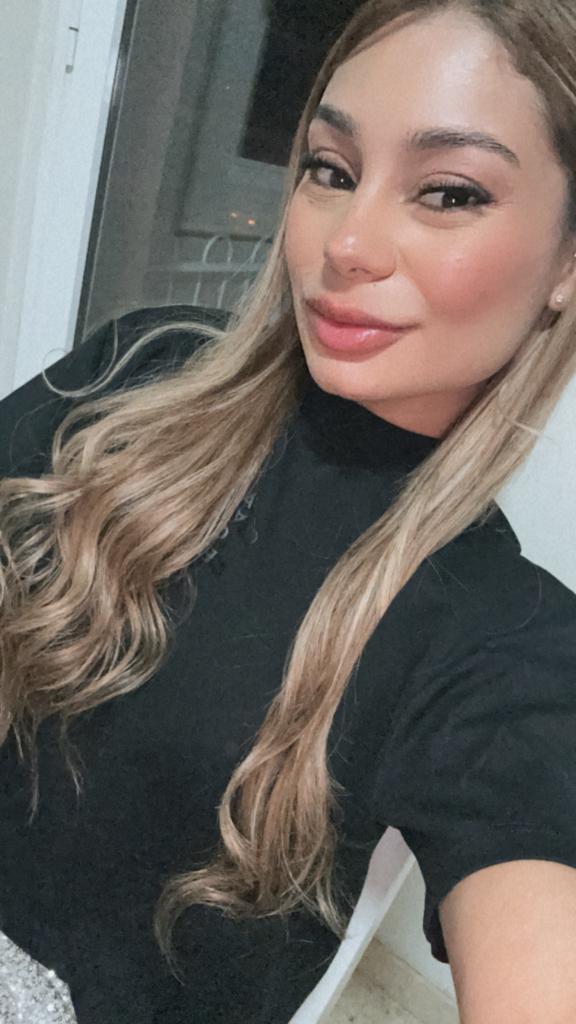 631951244: Chica busca chico en Gerona