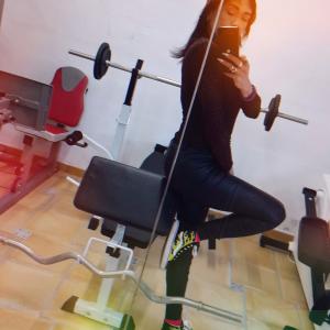 677179638: Travesti en León