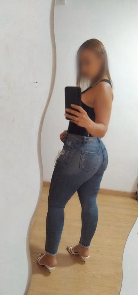 643856597: Chica busca chico en Granada