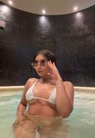 647261567: Chica busca chico en Barcelona