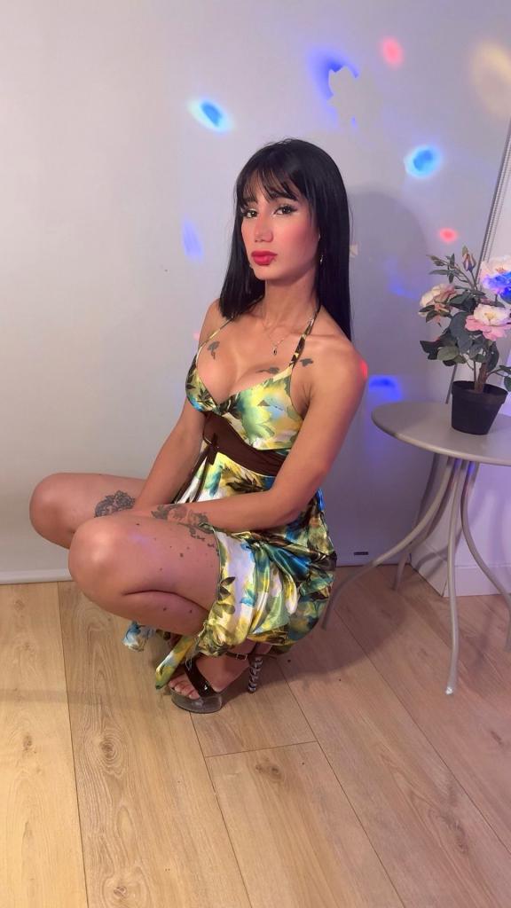 697744896: Travesti en Madrid