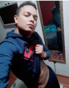 613196110: Chico busca chica en Badajoz