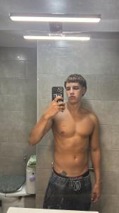 672190778: Chico busca chica en Málaga