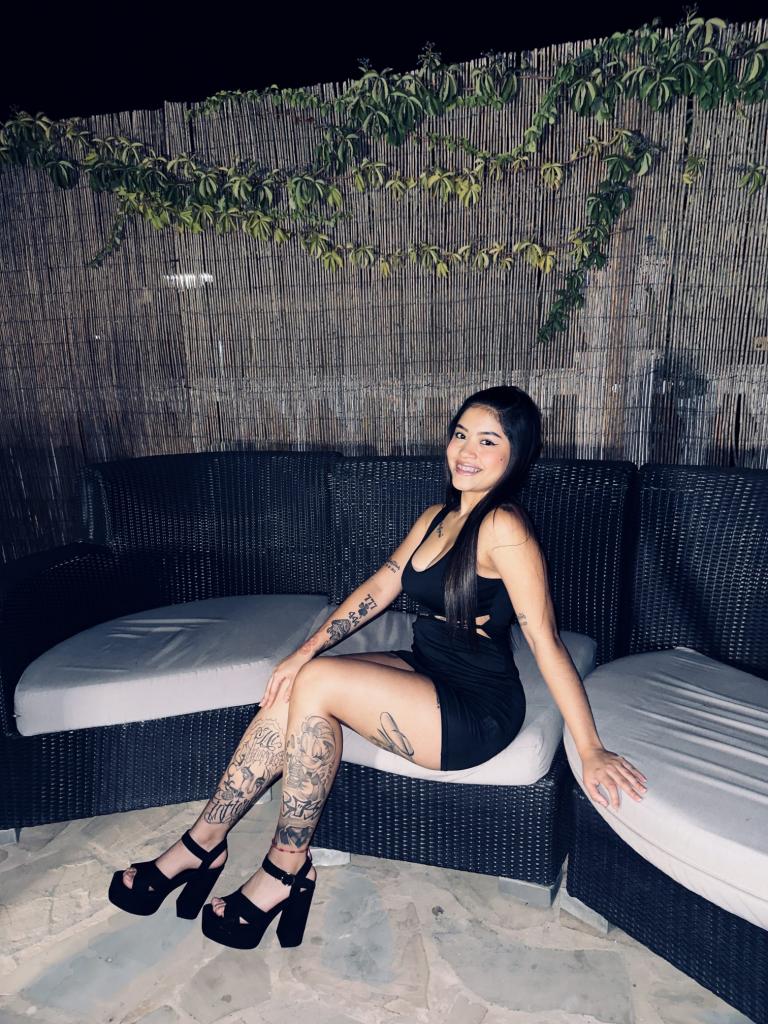 617746381: Chica busca chico en Madrid