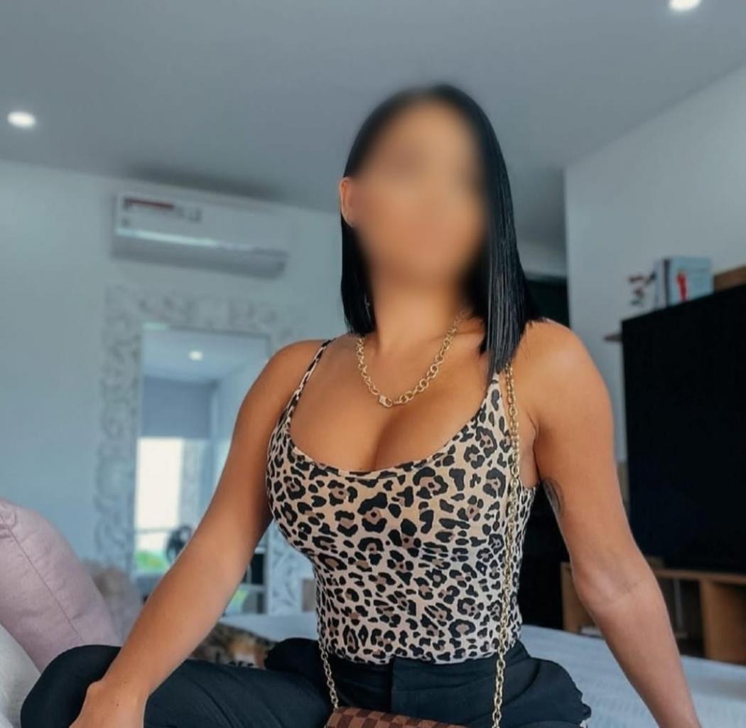 Chica busca chico en Cantabria: Chica busca chico