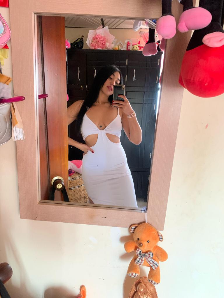 641230345: Chica busca chico en Barcelona