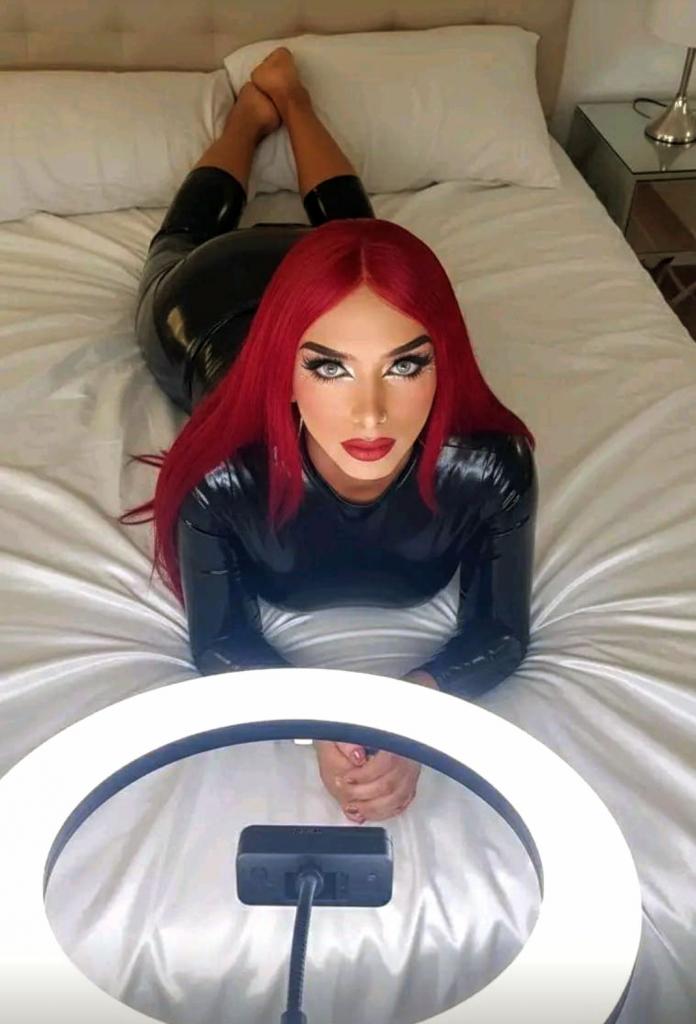 632286243: Transexual en La Coruña