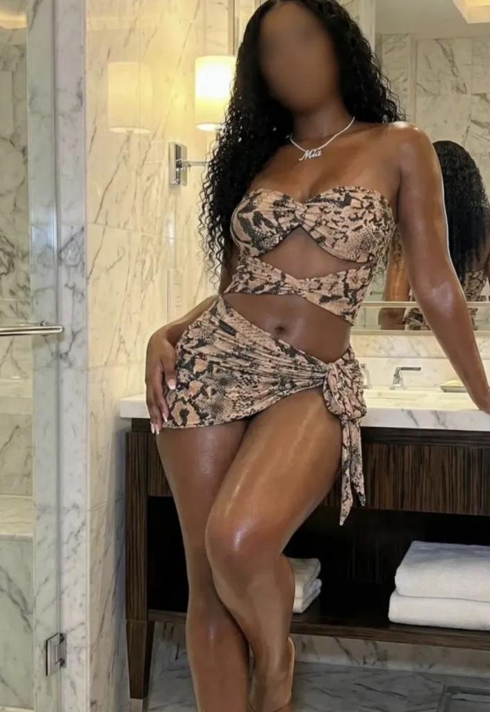 602366155: Chica busca chico en Cáceres