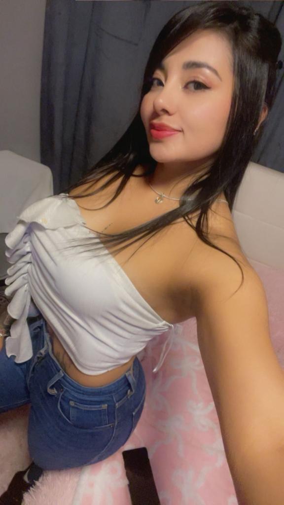 Chica busca chico en Alicante: Chica busca chico