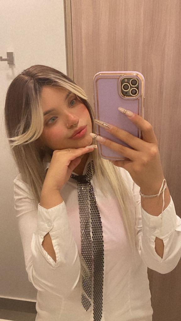 603410234: Chica busca chico en Barcelona