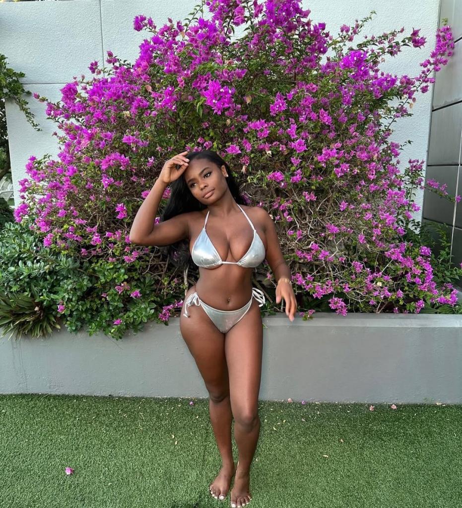 613656418: Chica busca chico en Barcelona