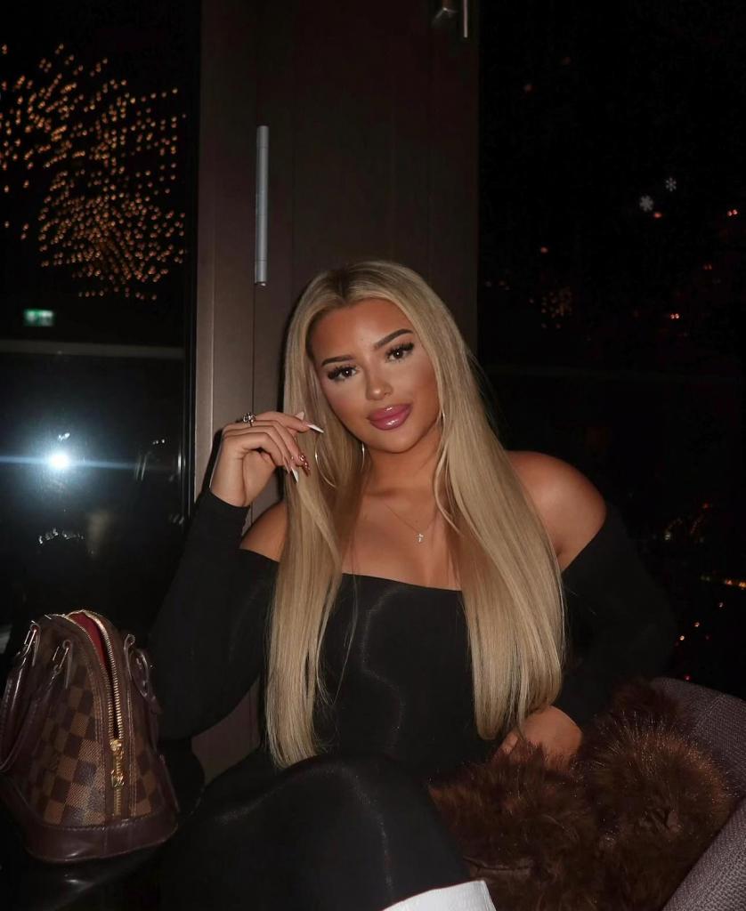 671835119: Chica busca chico en Málaga