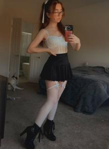 607890115: Chica busca chico en Barcelona