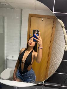 613264256: Chica busca chico en Sevilla