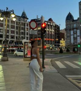 604365971: Chica busca chico en Málaga