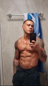 613998179: Chico busca chica en Cádiz