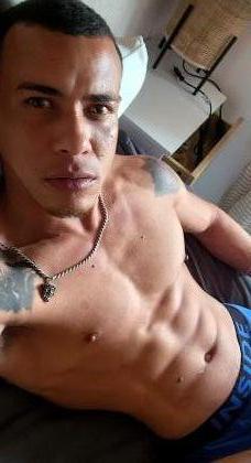 613998179: Chico busca chica en Cádiz