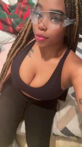 667098431: Chica busca chico en Cádiz