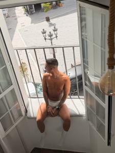 643695984: Chico busca chica en Cádiz