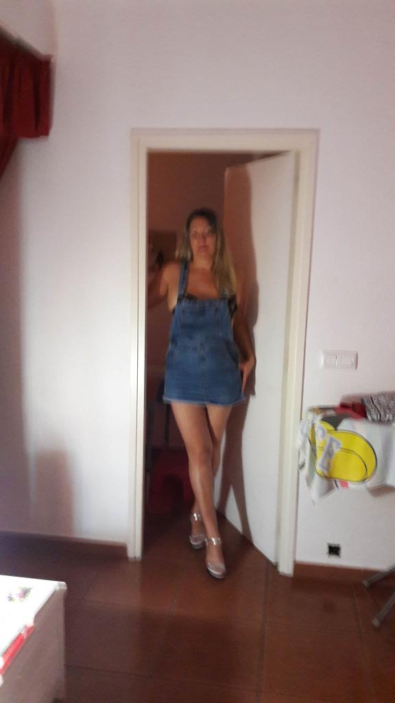 663377706: Chica busca chico en Gerona