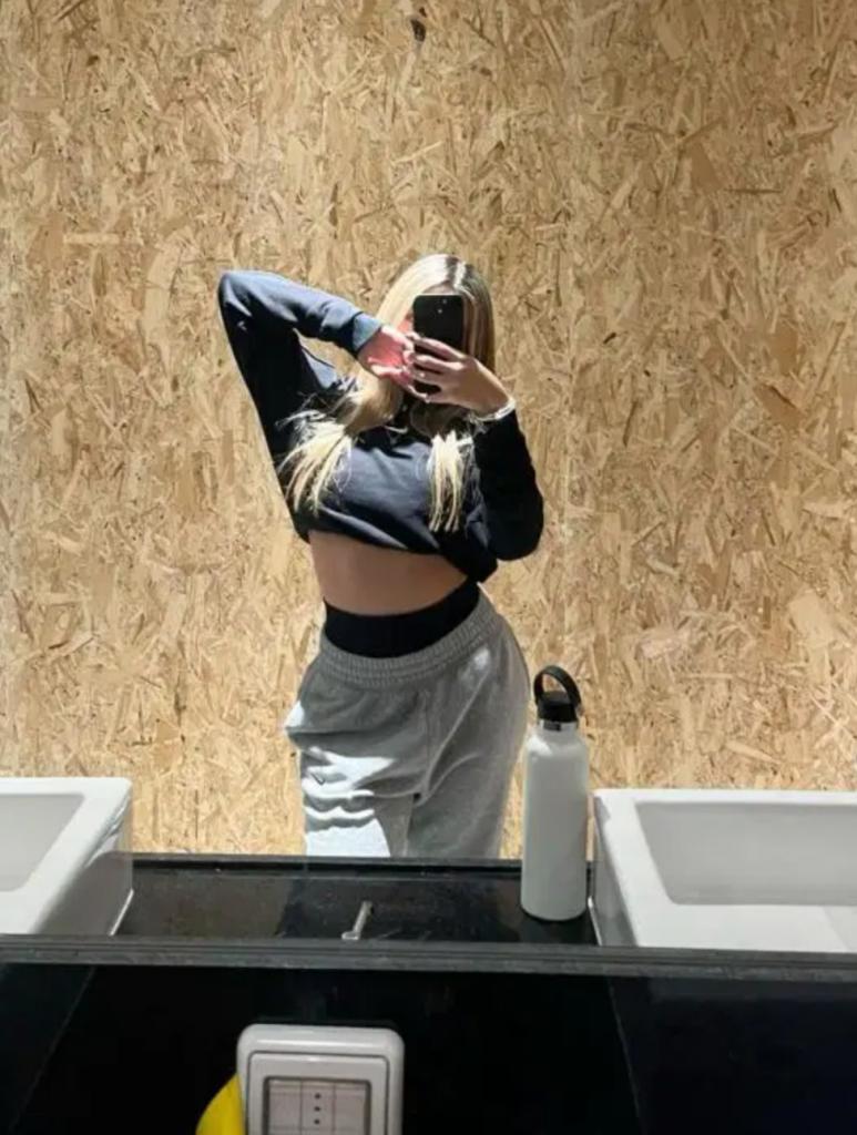 623351403: Chica busca chico en Murcia