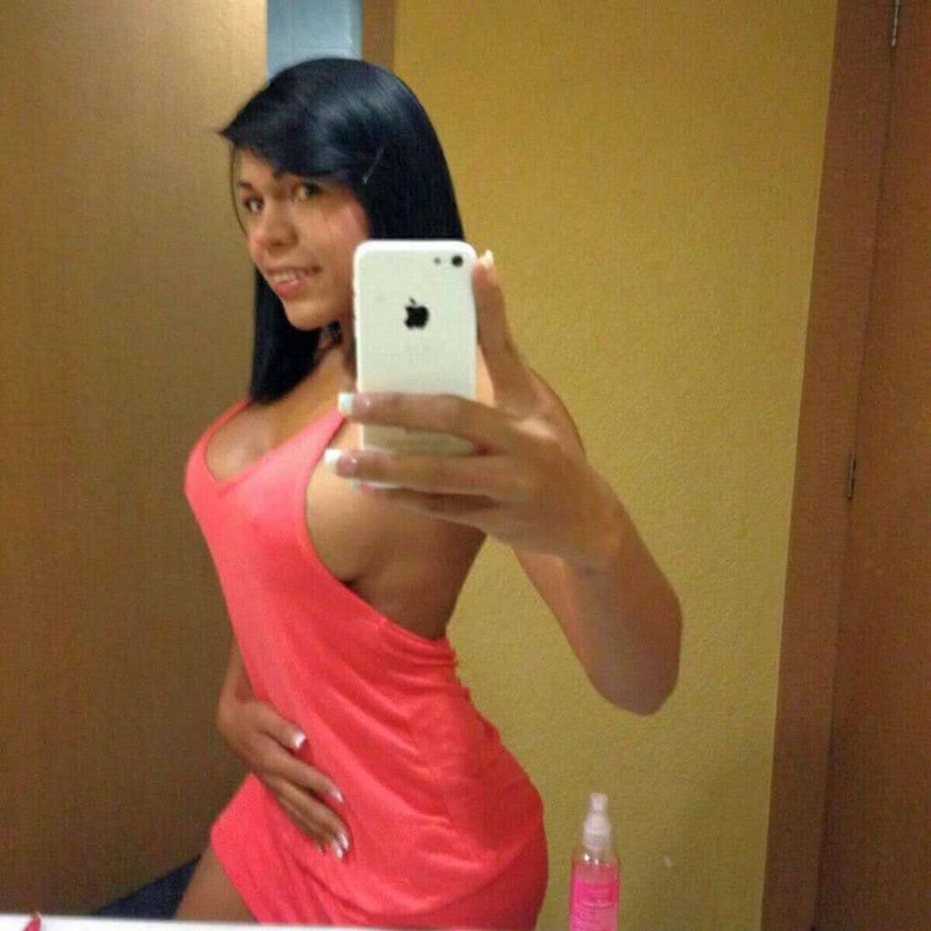 614347935: Chica busca chico en Salamanca