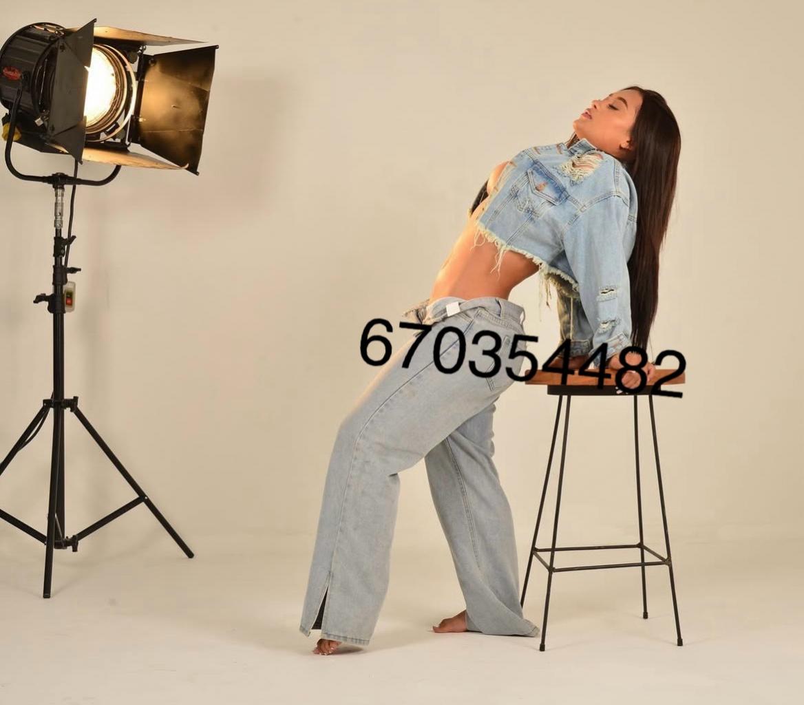 Chica busca chico en Menorca: 