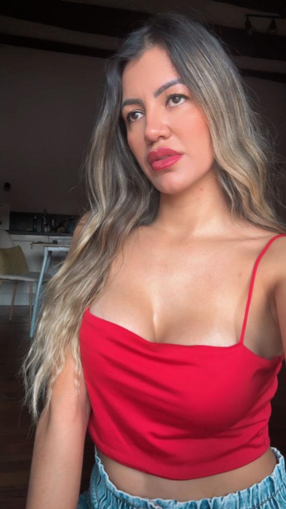 610440856: Chica busca chico en Valencia