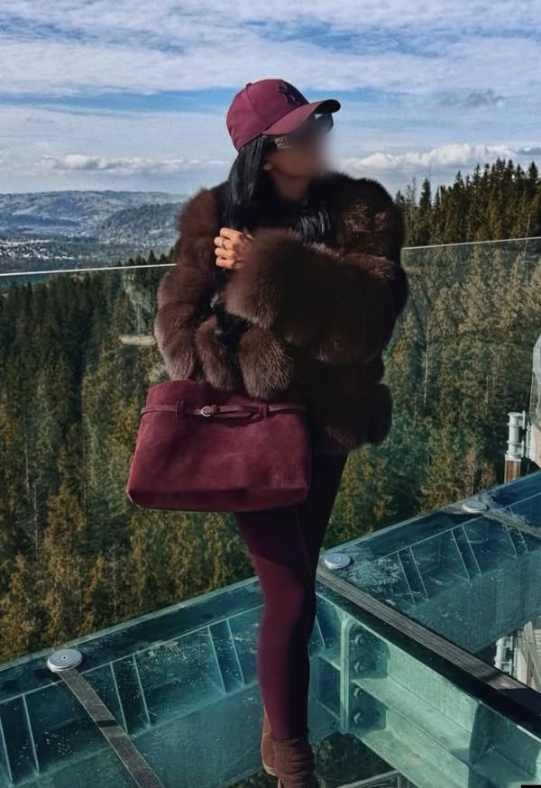 613767340: Chica busca chico en Pontevedra