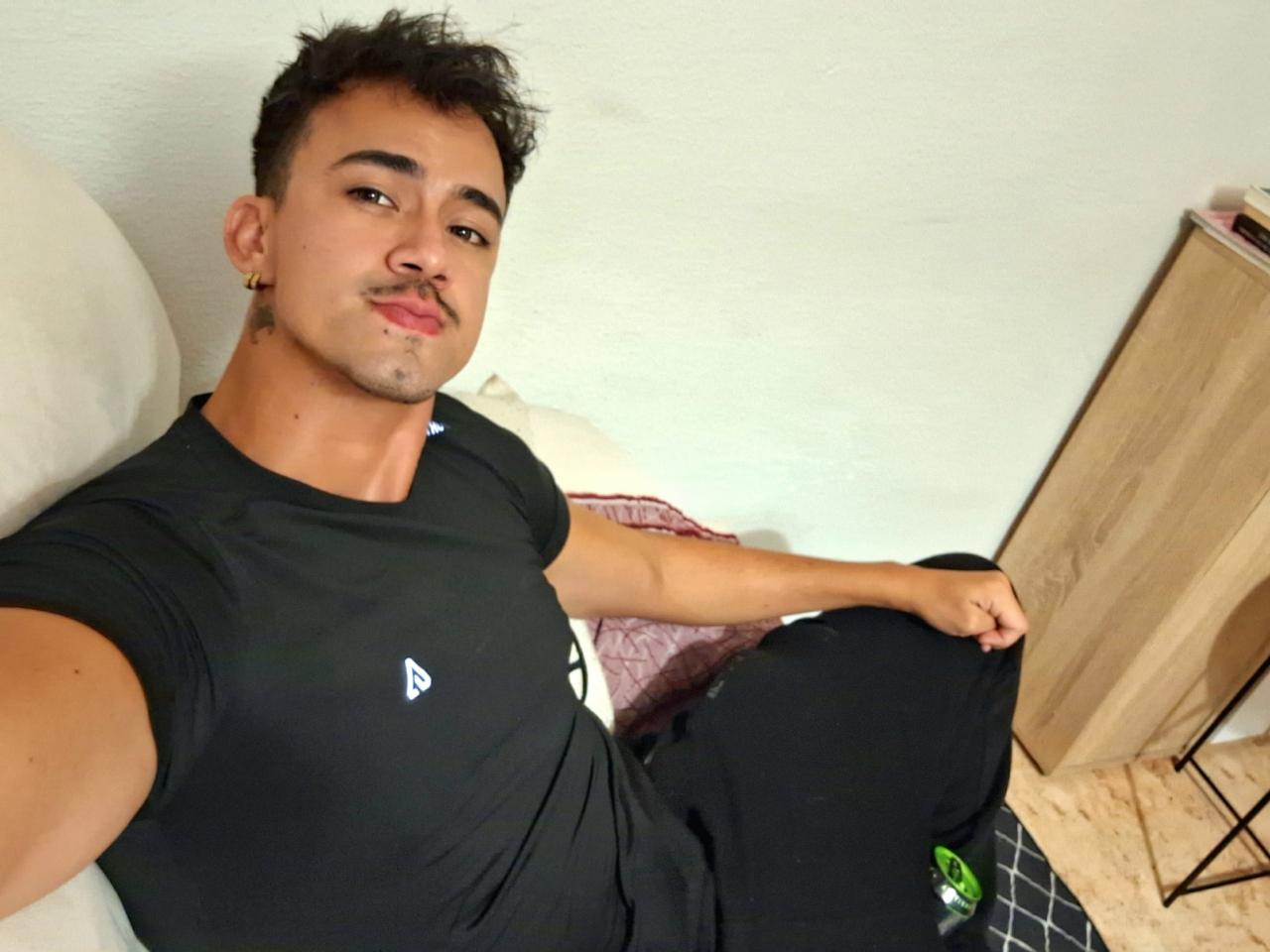 691606501: Chico busca chica en Valencia