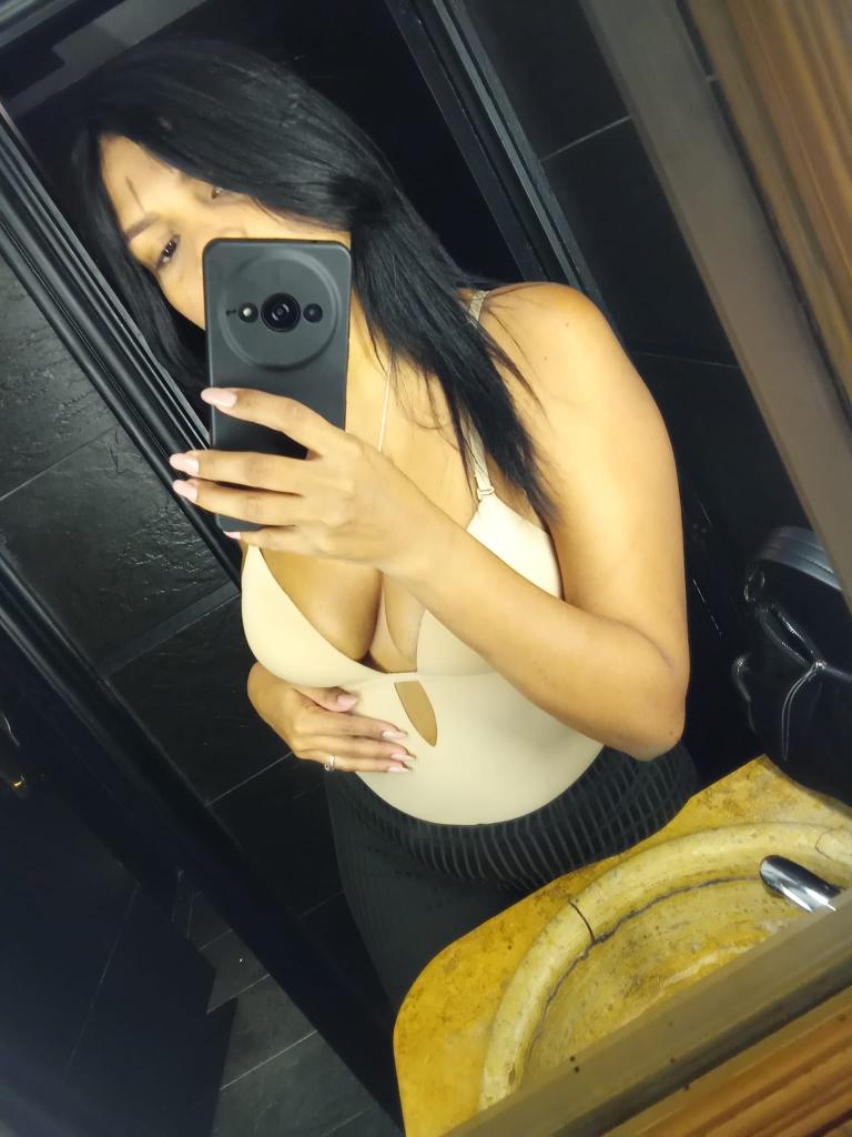 Chica busca chico en Almería: 