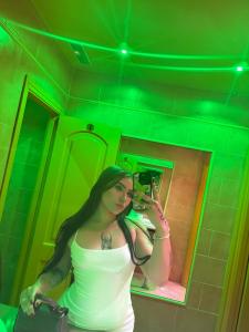 647254110: Chica busca chico en Lérida