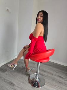 607223350: Chica busca chico en Madrid