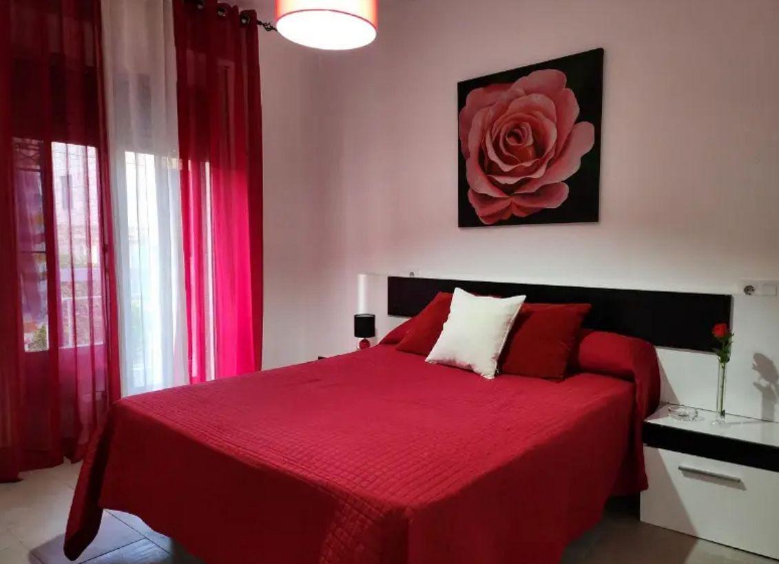 604963549: Chica busca chico en Cuenca