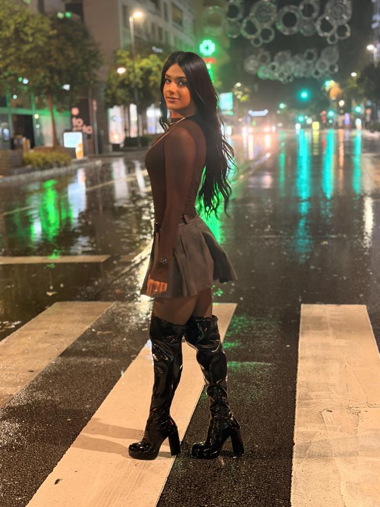 611357730: Travesti en Sevilla