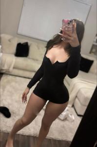 682554362: Chica busca chico en Barcelona