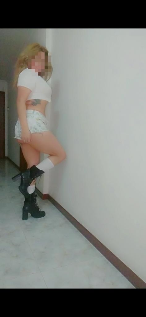613361076: Chica busca chico en Pontevedra
