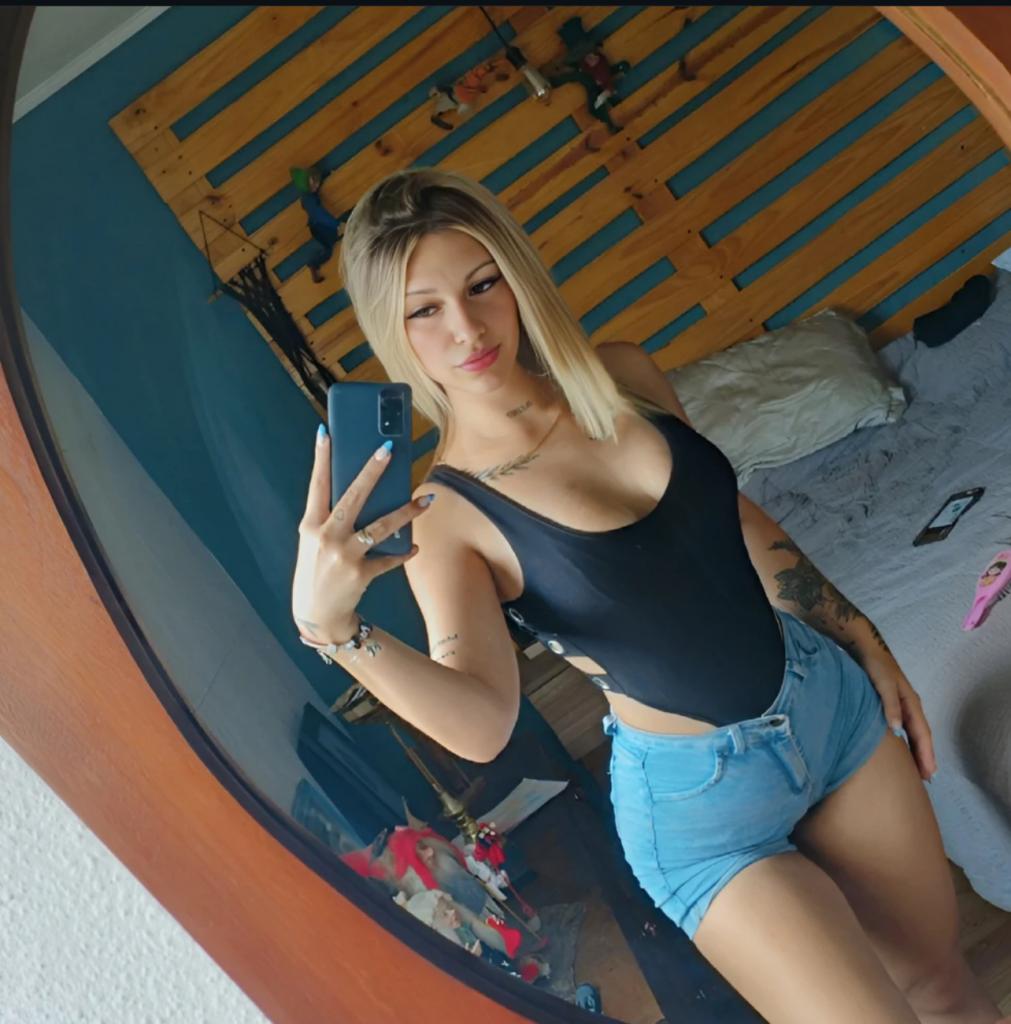 661169225: Chica busca chico en Albacete