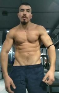 664131787: Chico busca chica en Barcelona