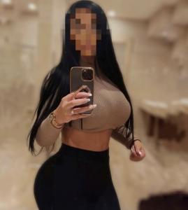 677240475: Chica busca chico en Orense