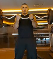 664131787: Chico busca chica en Barcelona