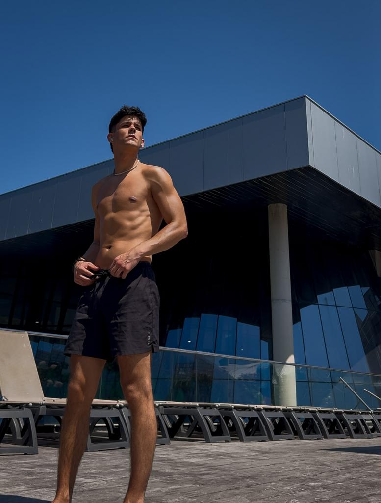 665891530: Chico busca chica en La Coruña