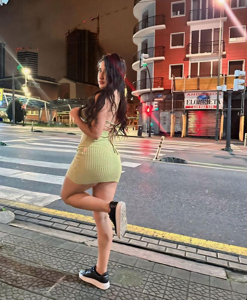 614911532: Chica busca chico en La Coruña