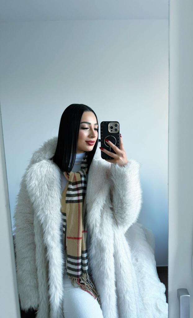 617168045: Chica busca chico en Murcia