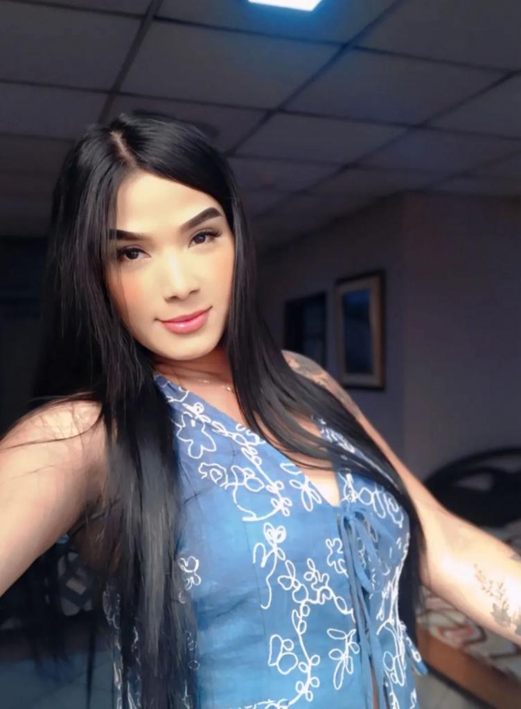 613213664: Transexual en Tenerife