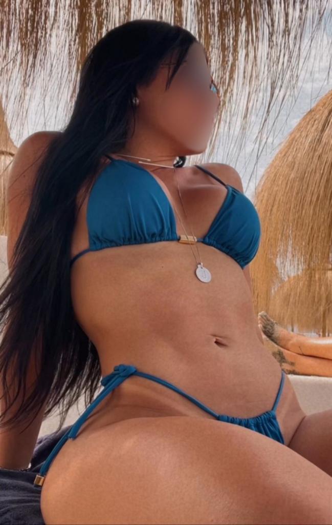 613440933: Chica busca chico en Sevilla