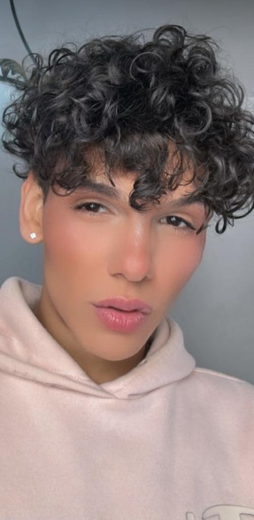 Chico busca chica en Granada: 