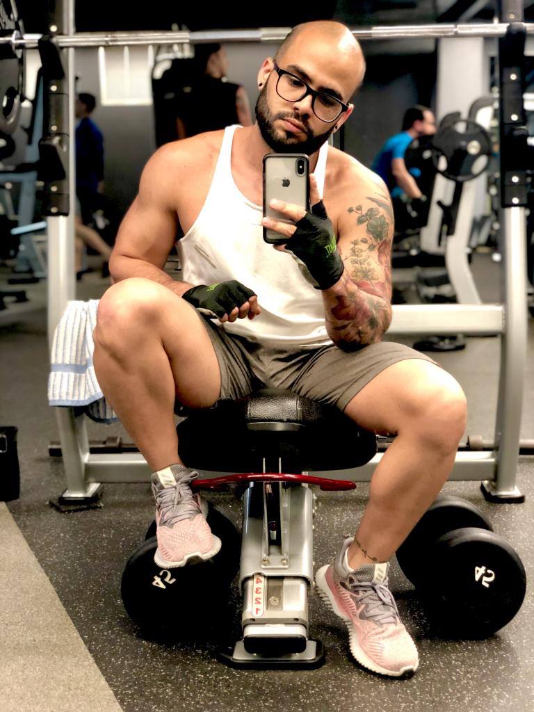 695865467: Chico busca chica en Málaga