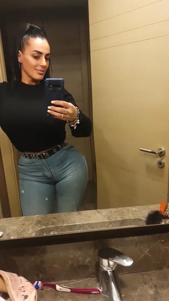 647946772: Chica busca chico en Ibiza