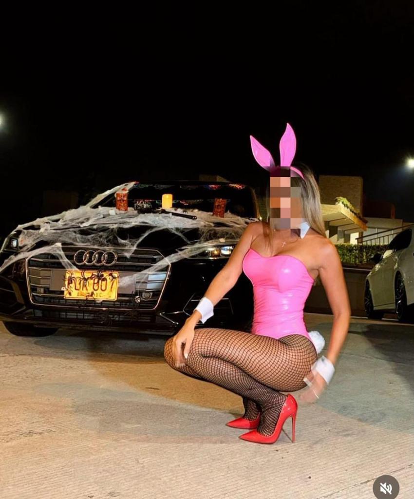 742086631: Chica busca chico en Sevilla